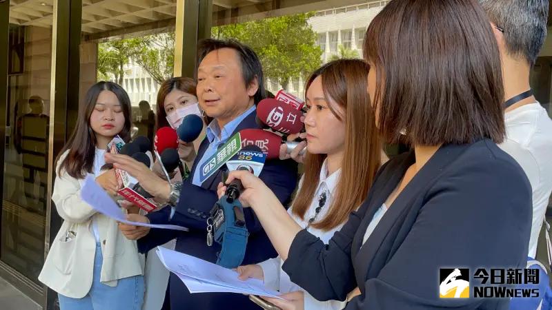 ▲台北市議員王世堅、陳怡君共同告發前基泰董事長陳世銘涉嫌殺人未遂(圖/記者潘千詩攝,2023.09.11)