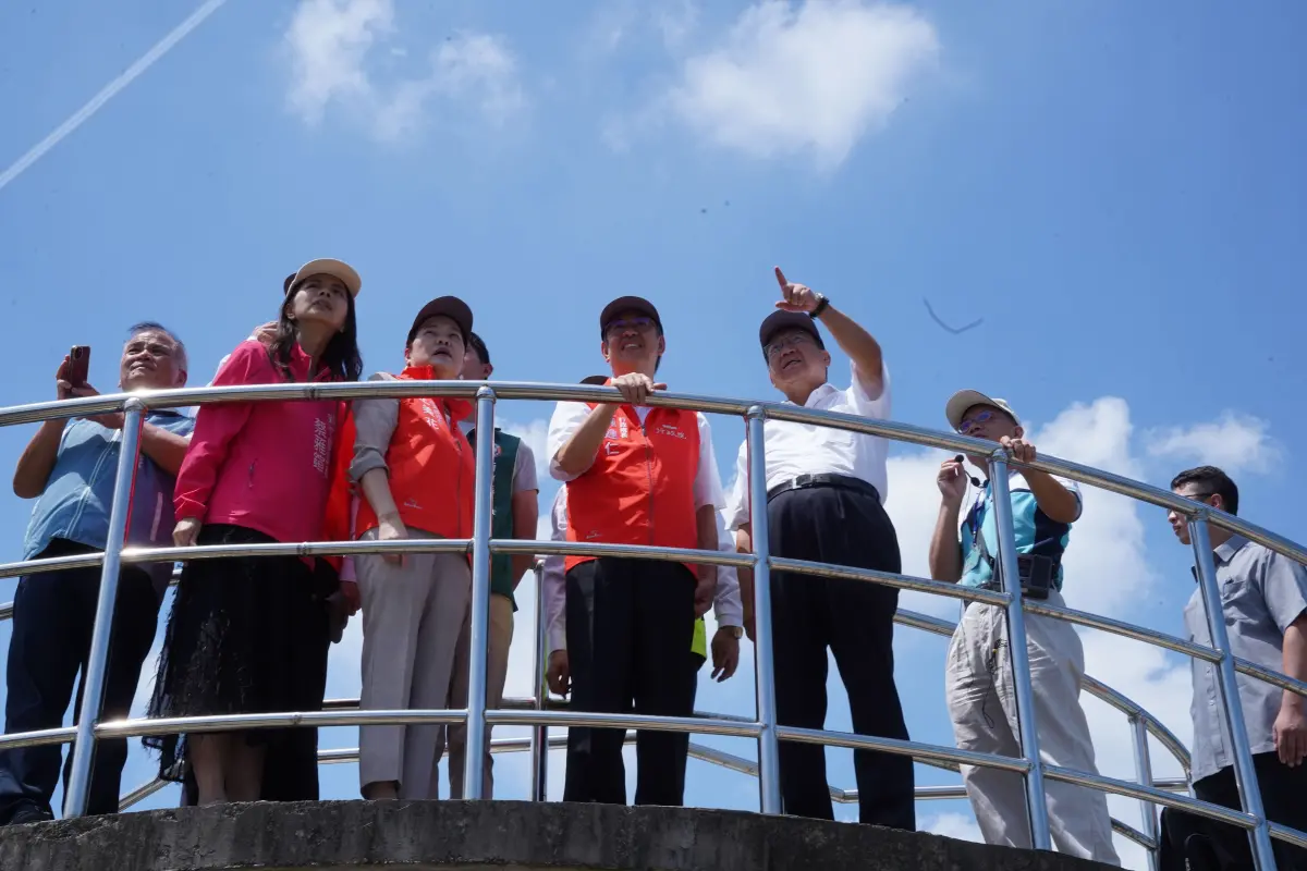 ▲陳建仁也允諾支持增設石門水庫至新竹聯通支管，預計每日提供關西淨水場3萬噸備援水源，期望提供民眾安全水源。（圖／新竹縣政府提供）