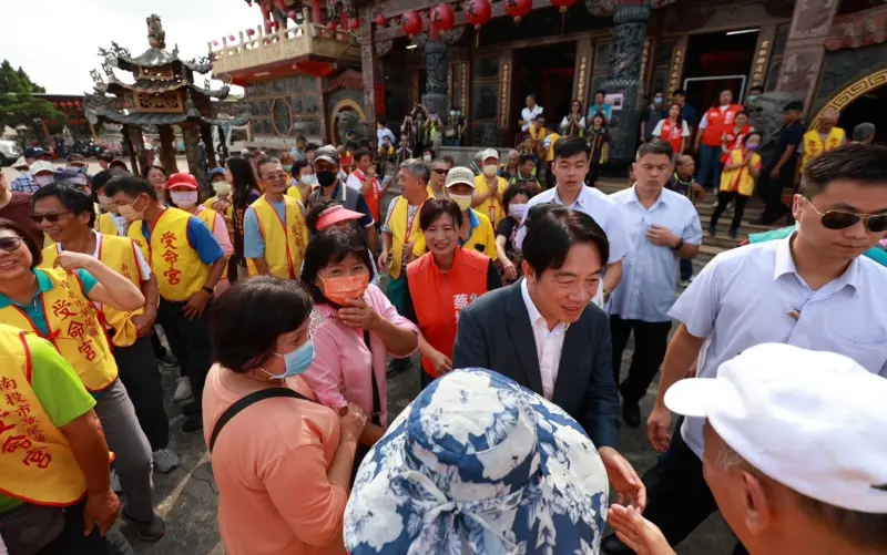 ▲賴清德下午在南投市受命宮參香,受到群眾歡迎。(圖/立委蔡培慧提供,2023.09.11)