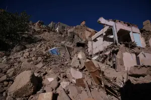 黃金72hr倒數！摩洛哥地震災區傳屍臭　缺水缺電、僅能草草埋遺體
