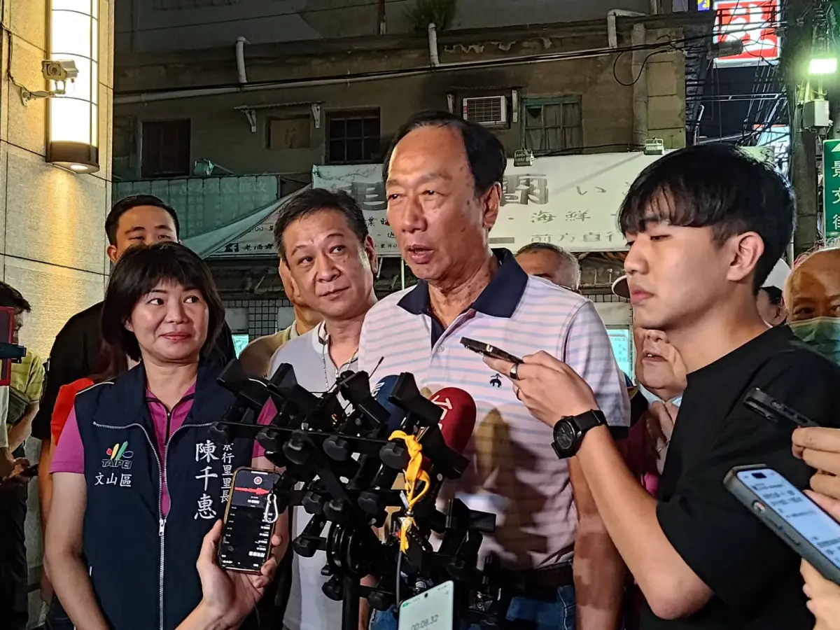 ▲郭台銘宣布獨立參選後，不斷勤走基層並走訪雙北夜市；對此，郭台銘今受訪表示，夜市代表庶民經濟，也不是造勢場合，且對他反映老百姓心聲有很大助益。（圖／記者翁子竣攝，2023.09.11）