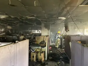 新竹湖口網通廠「居易科技工廠」傳火警　4樓網路設備室全被燒毀
