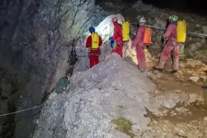 受困土耳其地下洞穴9天　美國探險家獲救重回地面
