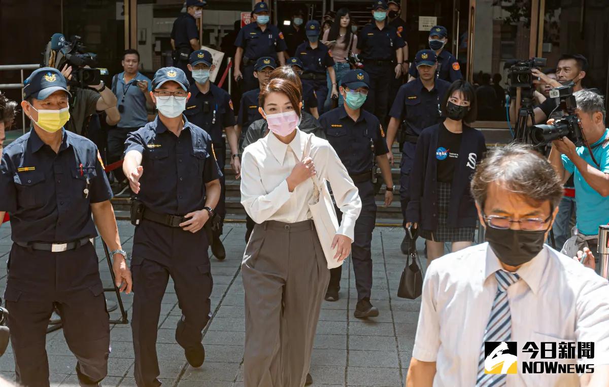 ▲新竹市長高虹安為了著作權法案，來台北地院出庭（圖／記者葉政勳攝，2023.09.12）
