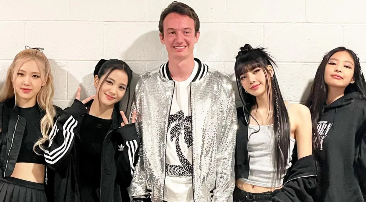 ▲Lisa（右二）被爆祕戀全球首富兒子弗雷德里克（中），以及兩人近日同遊女方家鄉泰國。（圖／翻攝自Frédéric Arnault IG）