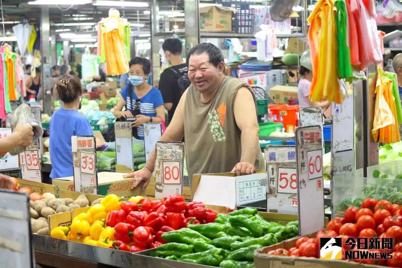 ▲受到小犬颱風影響，近期菜價頻繁波動，今（4）日每公斤平均成交價格回跌為44.8元。（圖／記者陳明中攝影）