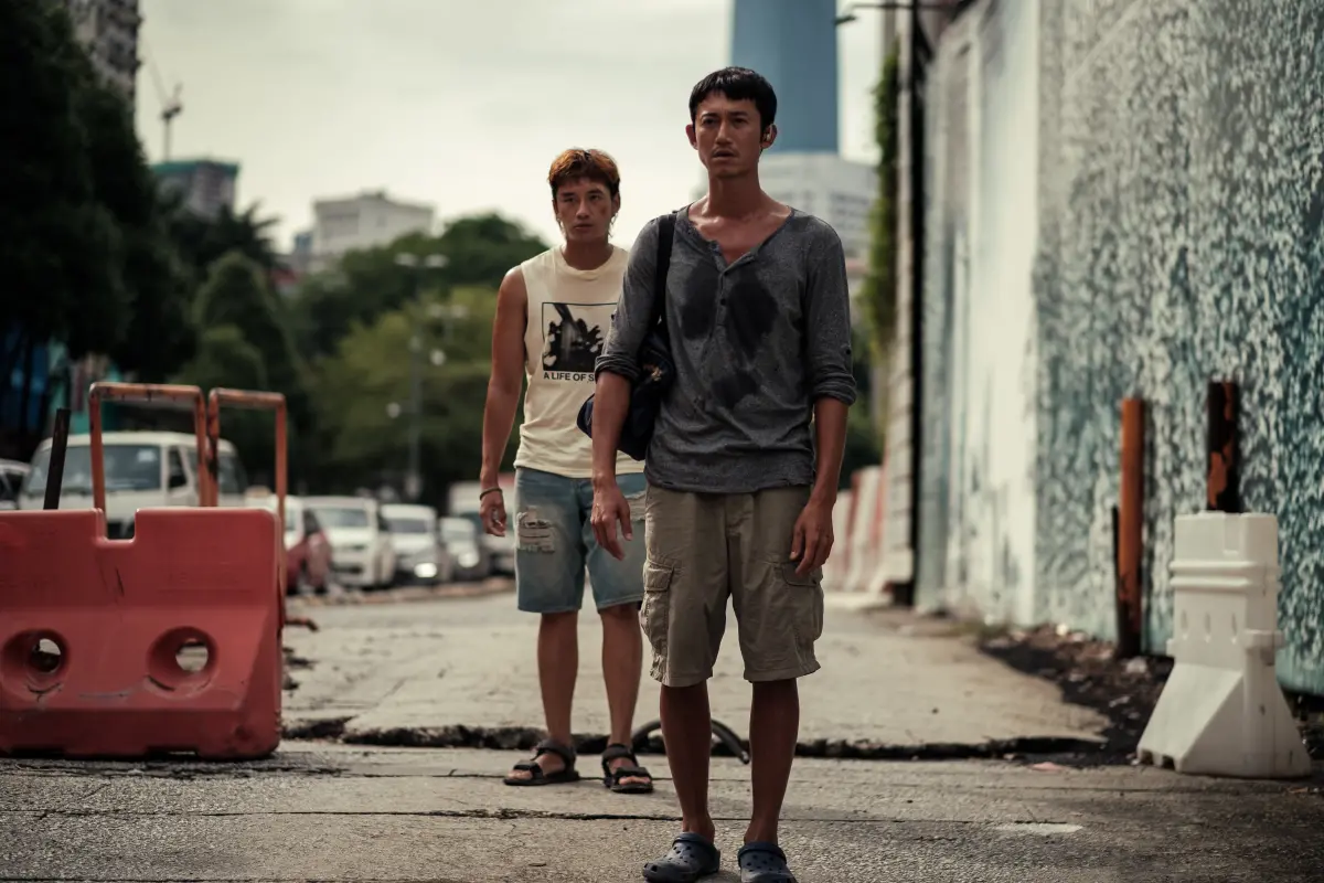 ▲吳慷仁（右）、陳澤耀在《富都青年》中，扮演相依為命的兄弟。（圖／甲上）