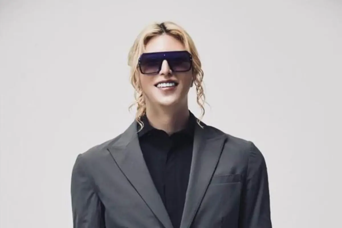 ▲羅蘭改變造型，將頭髮染成粉紅色，自曝是因為受到《間諜家家酒》的安妮亞影響。（圖 / 羅蘭IG）