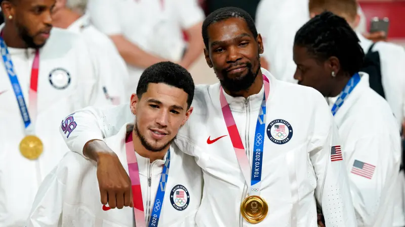 ▲Devin Booker上一屆東京奧運和Kevin Durant等好手一起拿下金牌，這次的巴黎奧運他表明還想參加美國隊。（圖／美聯社／達志影像）