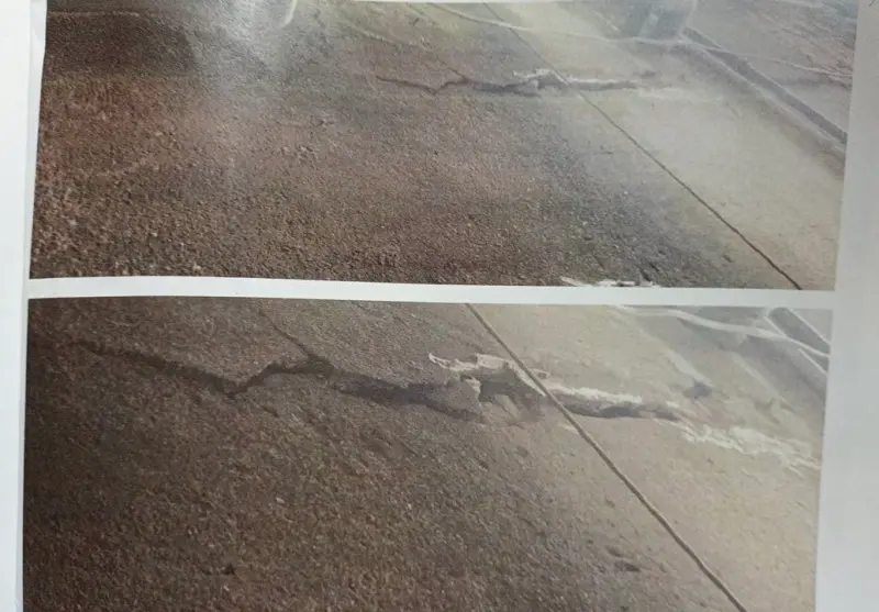 <p>▲受害住戶提出鄰損證據。(圖/陳椒華辦公室提供)</p>