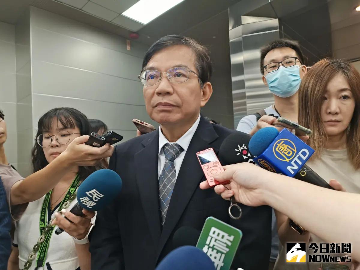 ▲交通部長王國材也回應，自由座分配卻時出問題，將要求各車站控管人數，並加開班次。（圖／記者許若茵攝，2023.09.13）