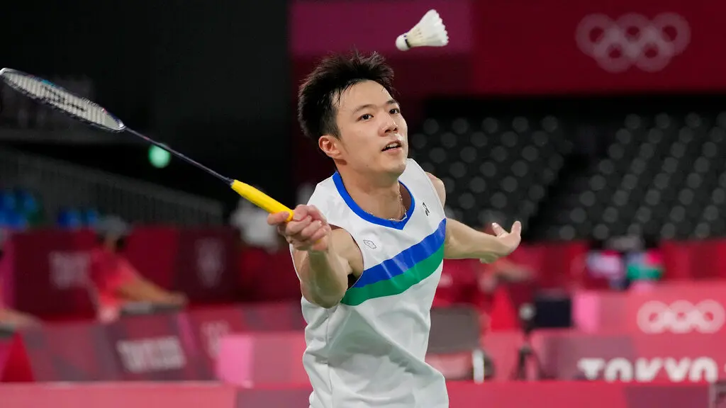 ▲台灣「羽球王子」王子維在超級500系列香港羽球公開賽以21:15、21:15復仇印尼選手Chico Aura Dwi Wardoyo。（圖／美聯社／達志影像）