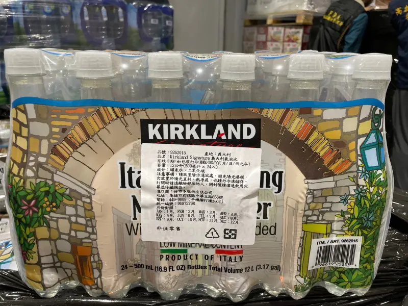 ▲有問題的Kirkland Signature義大利氣泡水已下架。（圖／高雄市衛生局提供）
