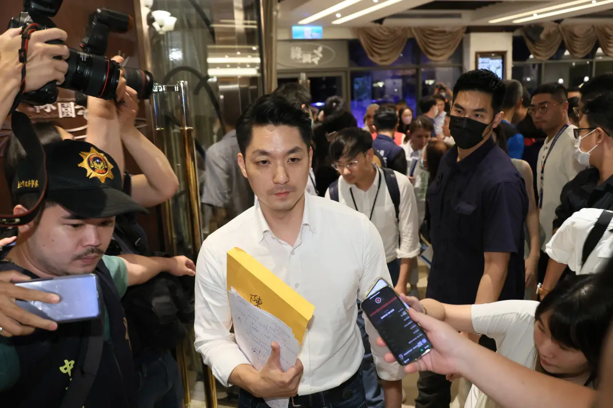 ▲台北市長蔣萬安出席大直民宅塌陷案受災戶安置說明會。（圖／記者鄭孟晃攝，2023.09.13）