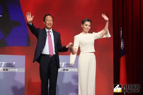 ▲郭台銘獨立參選2024總統大選，正式宣布副手人選是賴佩霞