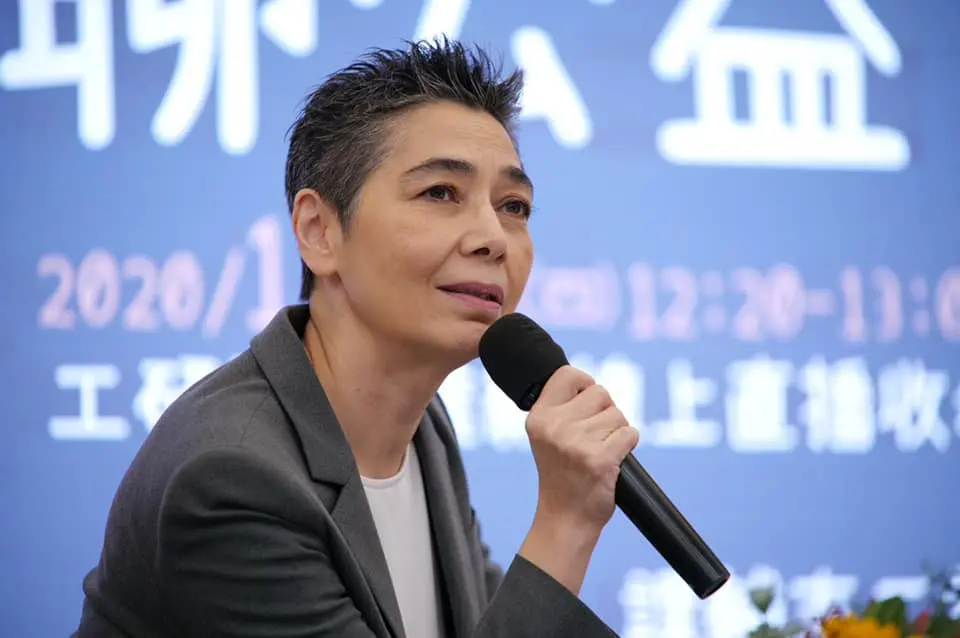 ▲賴佩霞客串《天黑請閉眼》、《人選之人》鋒芒直逼主角，擔任身心靈導師拯救許多破碎關係。（圖／翻攝自賴佩霞臉書）