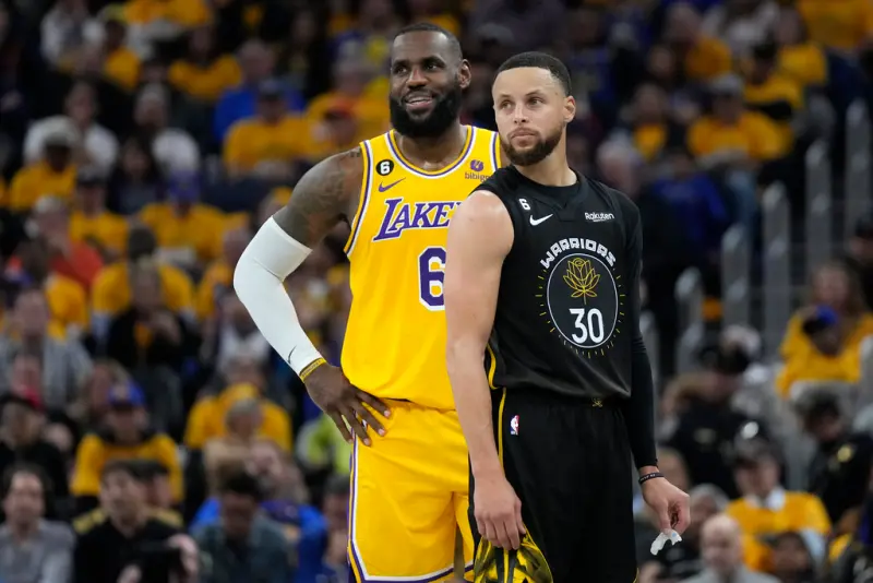 ▲Stephen Curry和LeBron James被歸類到49名NBA聯盟定義的明星球員之中。（圖／美聯社／達志影像）