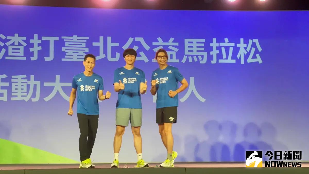 ▲今天一早宣布參選明年總統大選的郭台銘，公布副手為賴佩霞，宇宙人小玉（中）因此開玩笑表示，50歲時要宣布參選。（圖／記者吳雨婕攝）