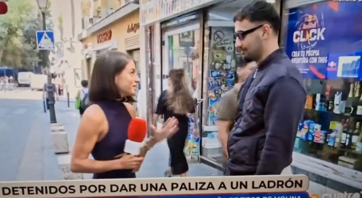 ▲西班牙一名女記者日前在馬德里街頭直播時，突遭一名陌生男子摸臀騷擾。（圖／翻攝自西班牙電視台推特）