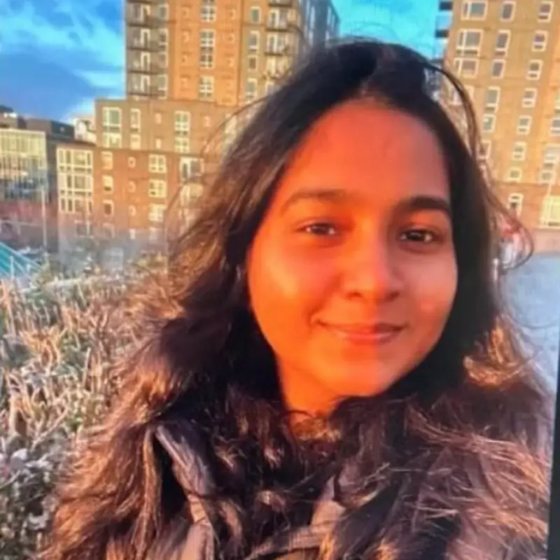 ▲23歲、在美國攻讀碩士的印度女性坎杜拉，今年年初遭西雅圖員警撞死，事發影片引起印度民眾憤怒。（圖／翻攝自印度快報）