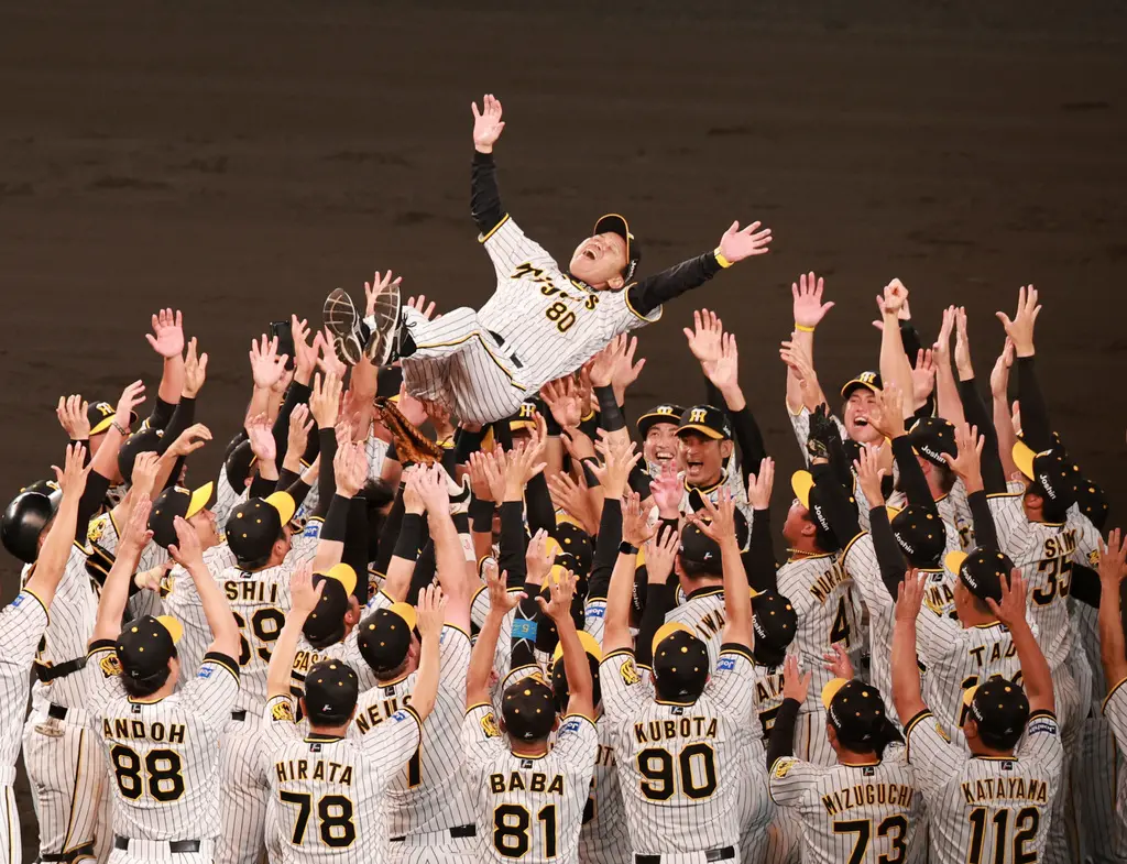 ▲阪神虎隊贏得日本大賽，岡田彰布監督暌違38年率隊拿下日本一總冠軍。（圖／美聯社／達志影像）