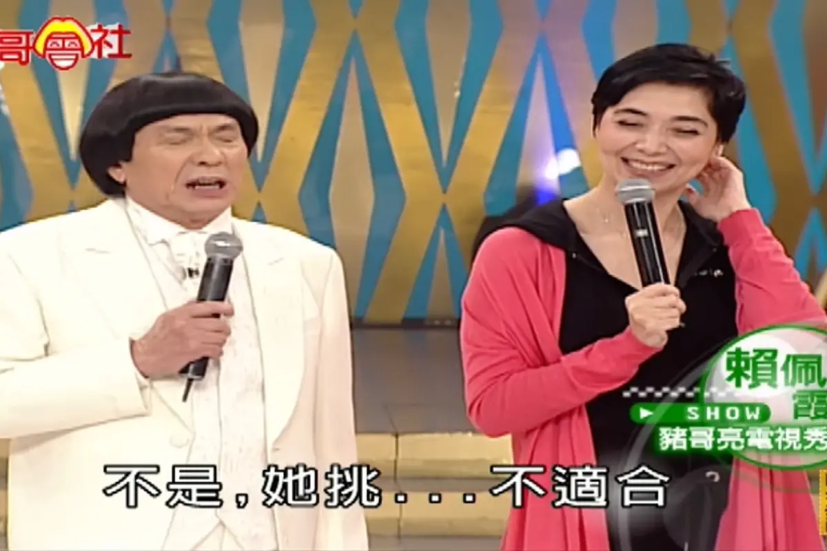 ▲賴佩霞（右）昔日被豬哥亮追求，卻郎有情妹無意，20年後她上節目承認：「我很後悔。」（圖 / 豬哥會社YouTube）