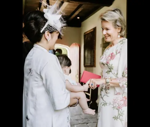 ▲吳欣盈（左）9月初在比利時的婚禮，比利時王后瑪蒂爾德（Mathilde）也來祝賀。（圖／翻攝吳欣盈臉書）