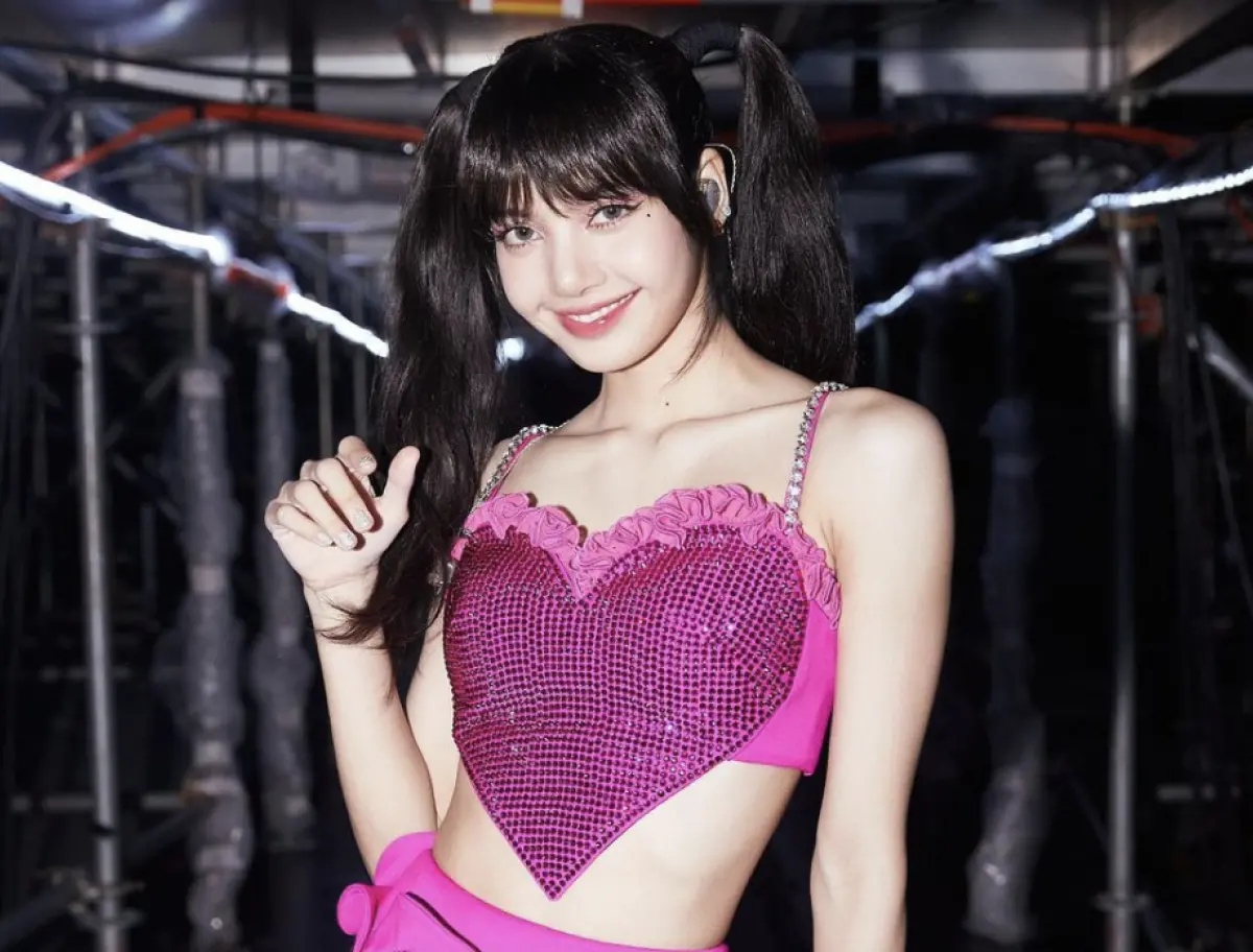 ▲BLACKPINK今年8月合約到期後，4名成員的續約問題引起關注，近日Lisa被爆二度拒絕YG開出的高額續約金，價碼高達13.1億台幣。（圖／翻攝自Lisa IG）