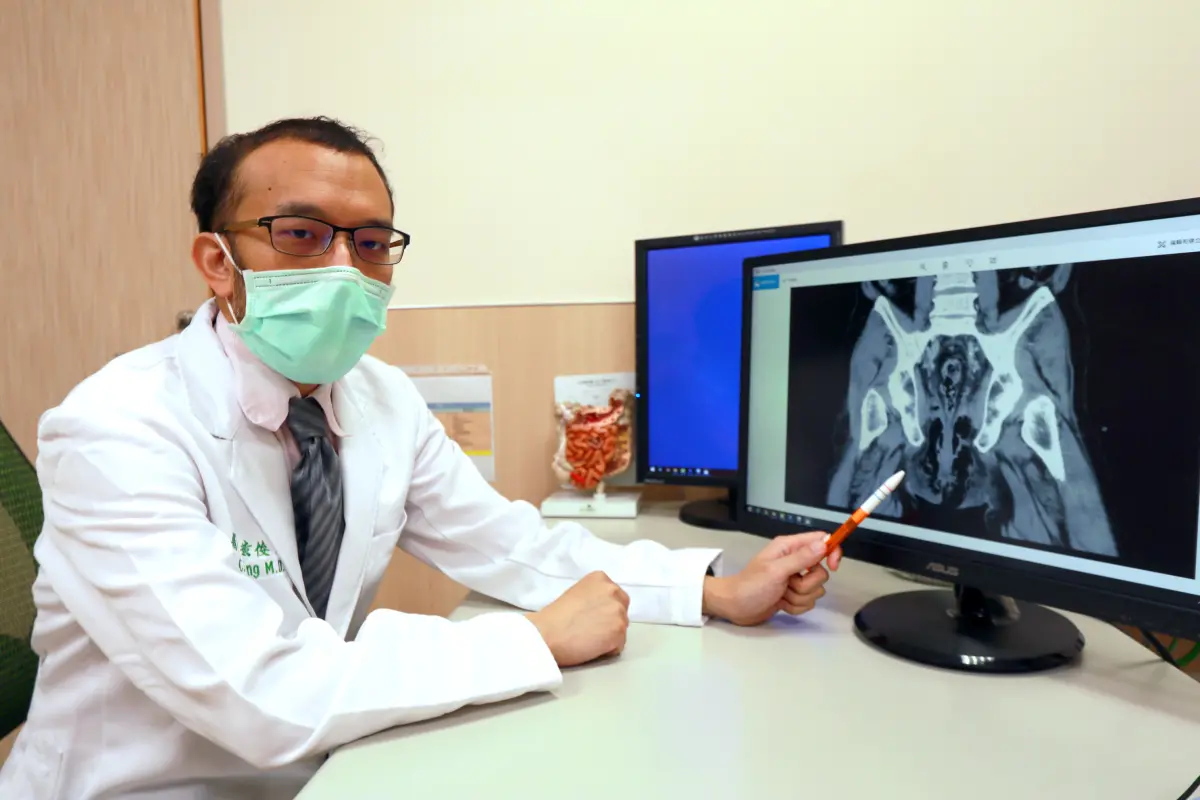 ▲醫師提醒民眾若有便秘問題，千萬不可用手指摳，避免引起嚴重後遺症。(圖／醫院提供2023.9.15)