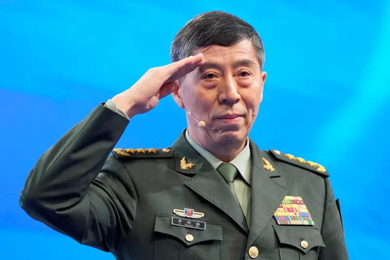 ▲中國前國防部長李尚福、前外交部長秦剛陸續遭拔官又消失在大眾視野,如今兩會即將登場,中國官場人事異動再掀波瀾。資料照。(圖/美聯社/達志影像)