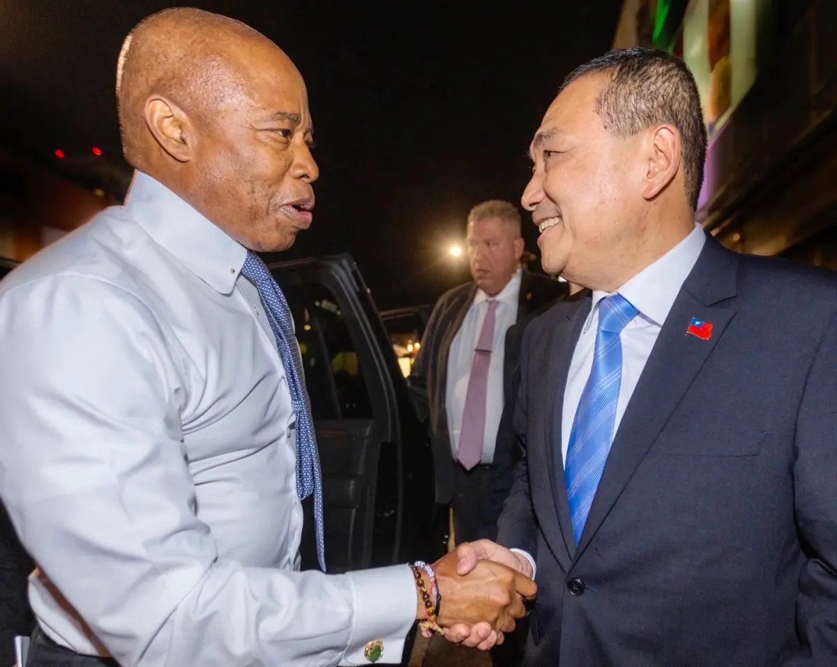 ▲侯友宜出訪美國，低調巧遇同為警察出身的紐約市長。（圖／侯辦提供）