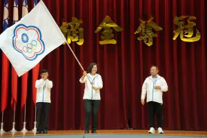 杭州亞運／蔡英文授旗贈30萬加菜金、平安御守　拚亞運最佳成績
