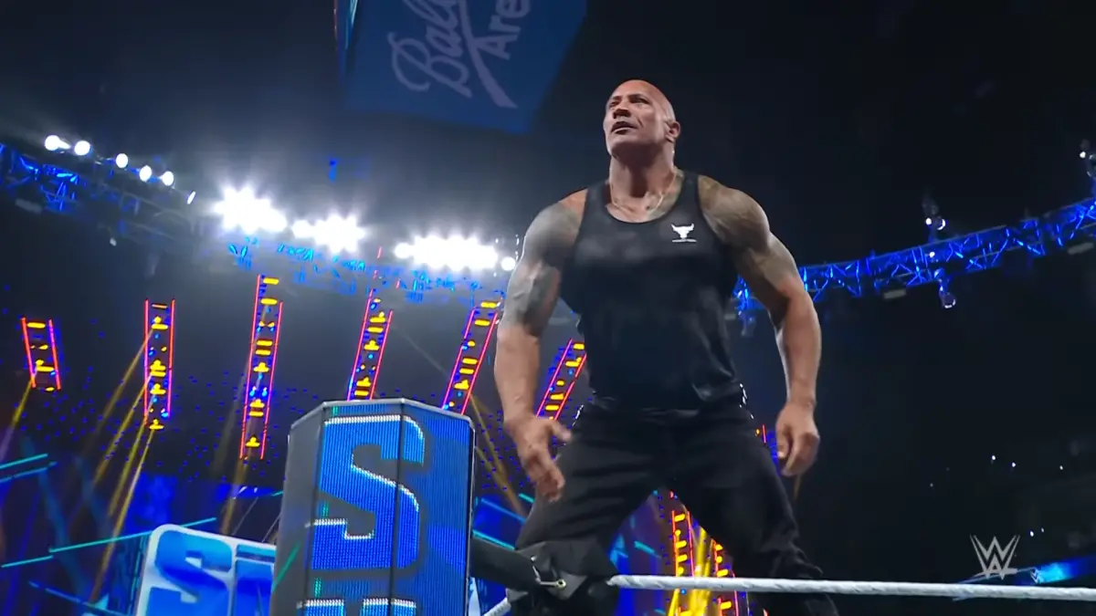 ▲昨（16）日巨石強森睽違四年再登上摔角台。（圖／翻攝Youtube @WWE）