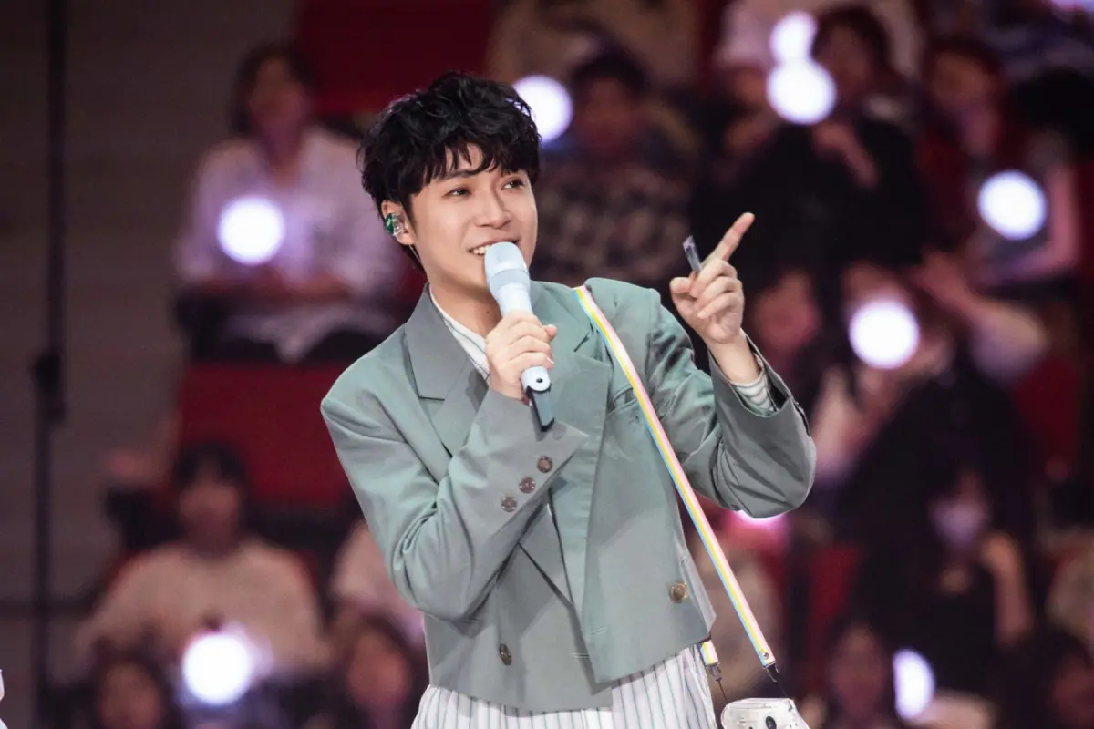 ▲吳青峰曾遭瘋狂粉絲尾隨，甚至還傳色情影片騷擾他，他嚴正聲明「請妳別再來現場」。（圖 / 吳青峰臉書）