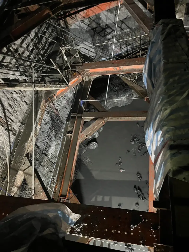 ▲台北市議員陳怡君今再踢爆,大直基泰的連續壁工程實地測量發現,厚度不足60cm,簡直是草菅人命。(圖/陳怡君提供)