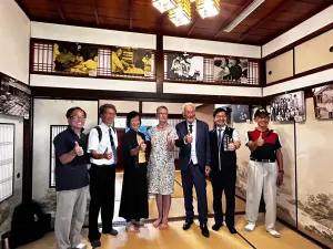 台中是我家!85歲挪威牧師尤約翰奉獻偏鄉醫療 獲頒榮譽市民 ▲「台中客家故事館」正舉辦「守護東勢一甲子~尤約翰夫婦特展」。(圖/台中市政府提供,2023.09.19)