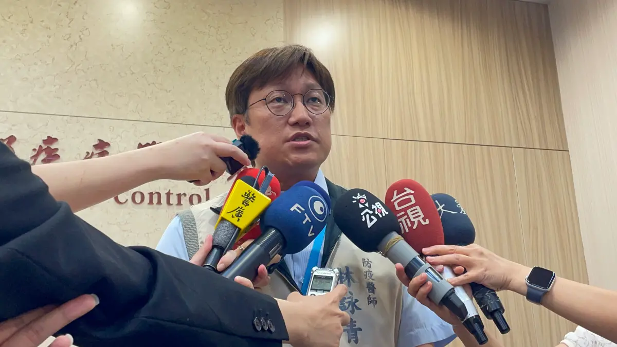 ▲疾管署防疫醫師林詠青提醒，家中孩童若出現嗜睡、意識不清、下肢無力、癲癇抽搐等症狀，務必儘速就醫。（圖／記者林志怡攝，2023.09.19）