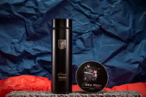 《進擊的巨人》聯名包裝竹炭水於各大超商熱賣中,現在買可以參加抽獎把精美贈品帶回家! ▲《進擊的巨人》聯名包裝竹炭水於各大超商熱賣中,現在買可以參加抽獎把精美贈品帶回家!(圖/品牌提供)