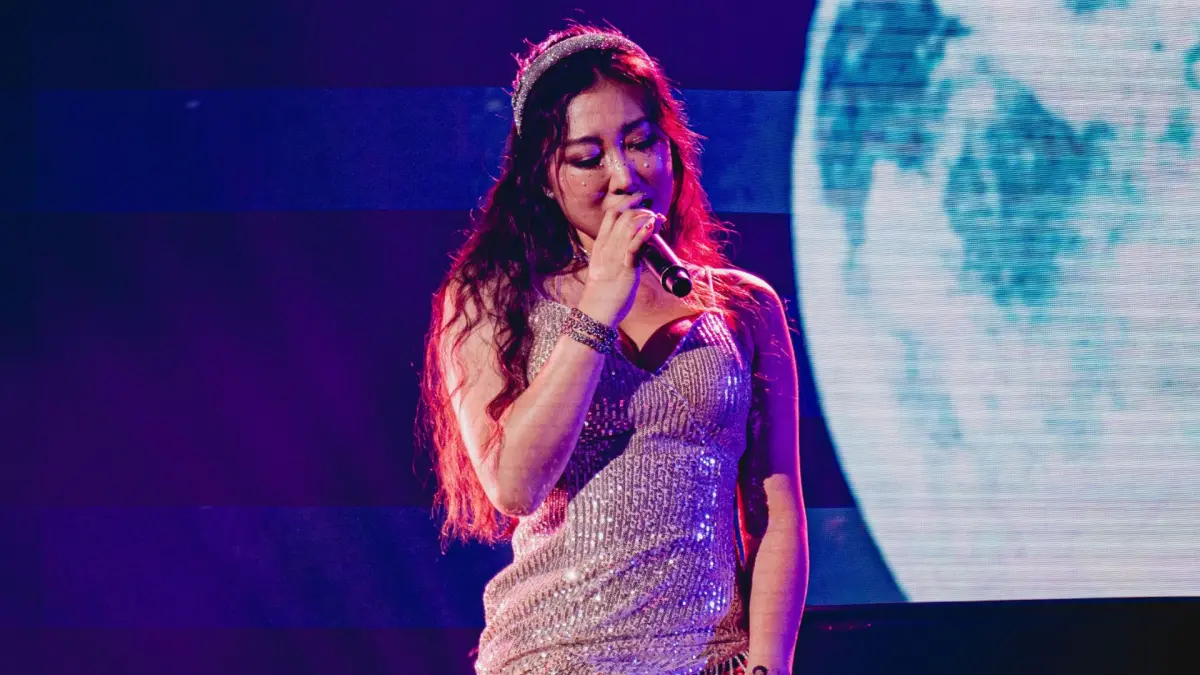 ▲曾參加過《中國好聲音》的唱將秦宇子在《音樂主理人》決賽首輪墊底，也讓林宥嘉暖心喊話，要秦宇子利用絕望當作靈感，還是可以看見希望的歌。（圖／《MUSIC MAKER 音樂主理人》提供）