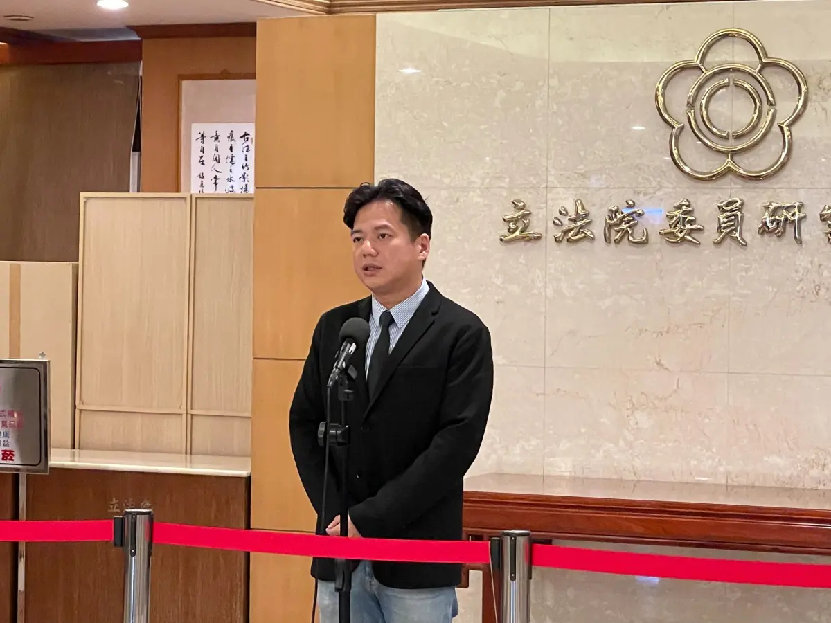 ▲民眾黨立法院黨團總召邱臣遠認為，農業部長陳吉仲請辭很不負責任。（圖／記者林怡昕攝，2023.09.20）