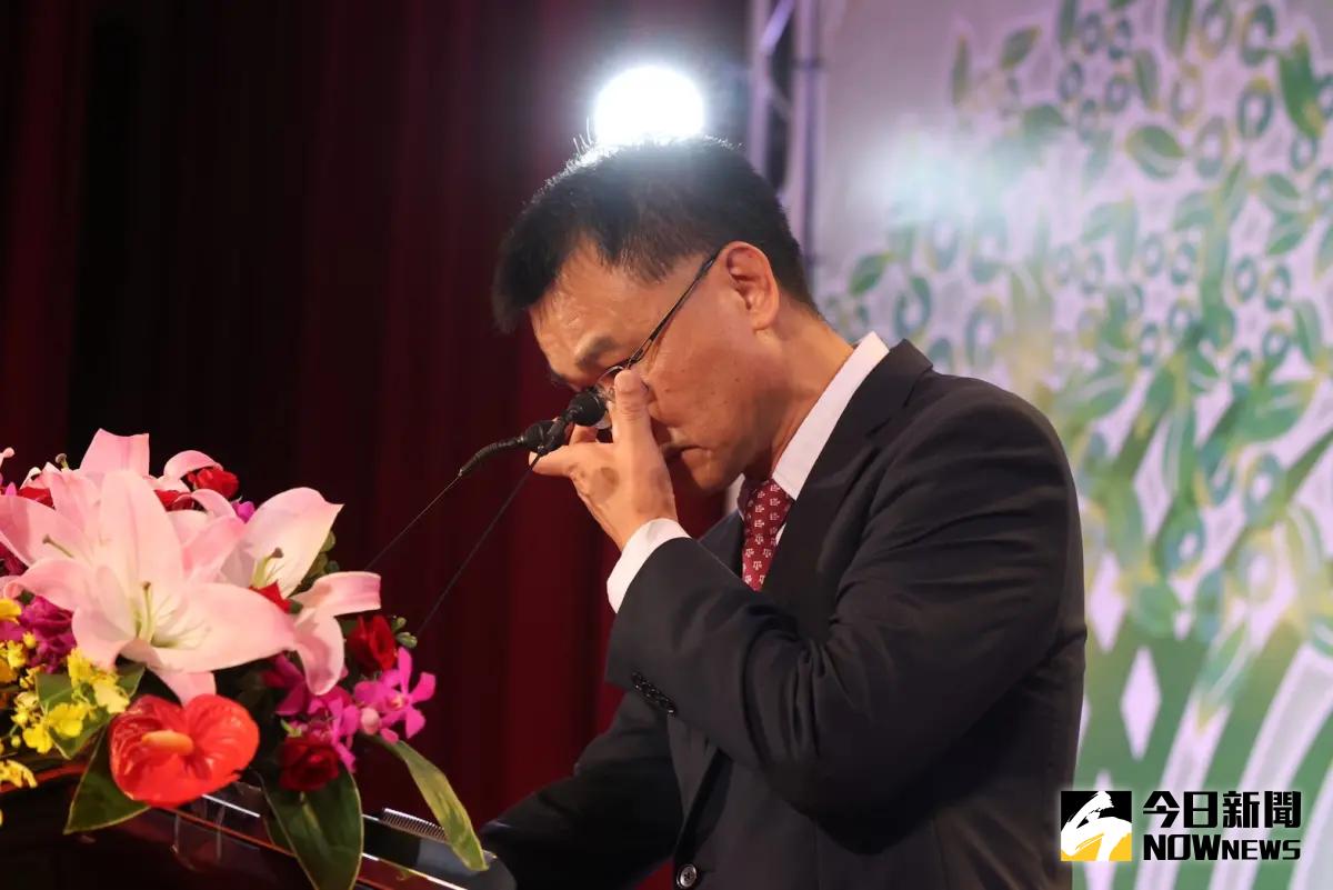 ▲農業部長陳吉仲今（20）日在農金獎頒獎典禮致詞時，一度哽咽落淚、多次中斷發言。（圖／記者陳明中攝，2023.09.20）