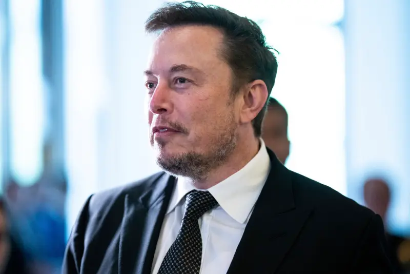 ▲馬斯克日前才揚言要將SpaceX和X的總部搬離加州,因為加州通過一項新法律,禁止學校在學生改變性別認同時通知家長。(圖/美聯社/達志影像)
