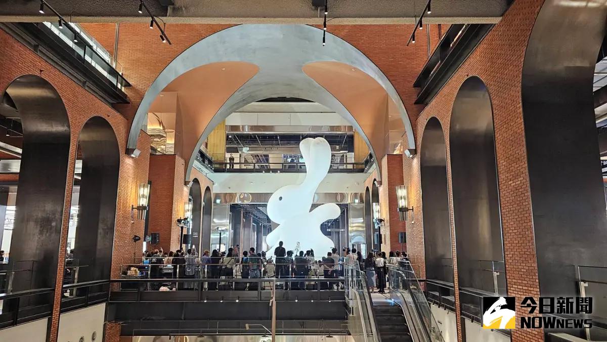 ▲新店裕隆城誠品生活新店今（20）日下午3點之後開放試營運，誠品指出，新店點餐飲面積比例高，估占業績50%，首月人潮上看百萬人次。（圖／記者許家禎攝，2023.9.20）