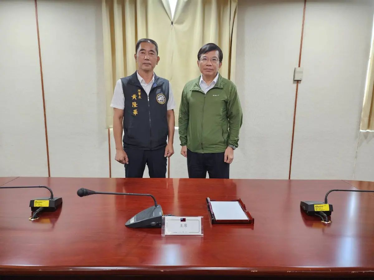 ▲全國火車駕駛產業工會因不滿行車安全議題、員工權益保障、備勤津貼法制化等，99%司機連署，擬中秋、國慶連假不加班，並於今（20）日與交通部長王國材面談。（圖／台灣鐵路工會提供）