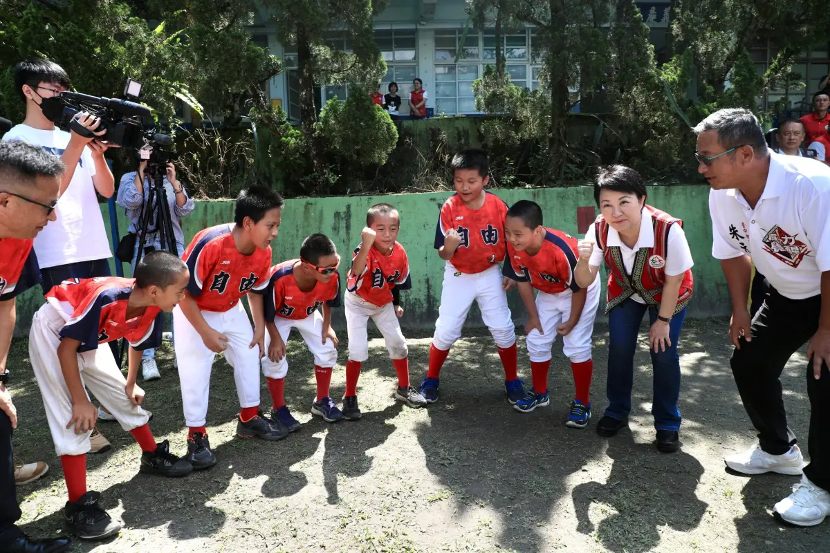 ▲市長盧秀燕特別率市府團隊到和平區自由國小(圖／市政府提供2023.9.20)