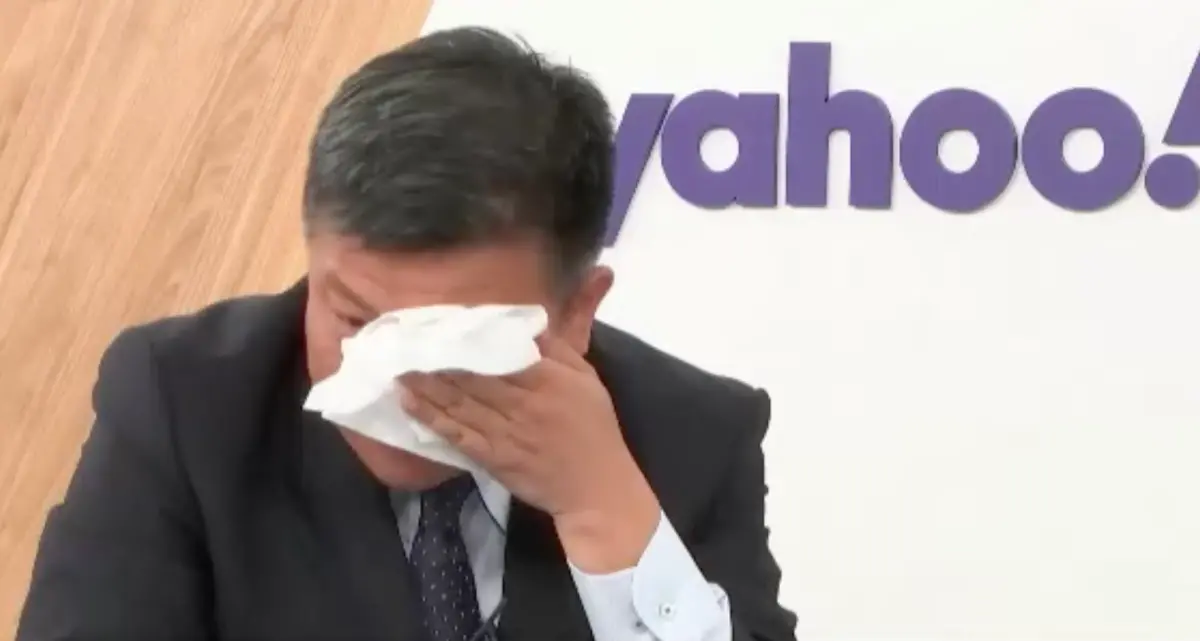 ▲經濟部次長、台電代理董座曾文生今（20）日接受《齊有此理》節目採訪，在談及台電受到的批評抹黑以及陳吉仲辭職時，二度淚灑直播現場。（圖／擷取自節目《齊有此理》直播畫面）