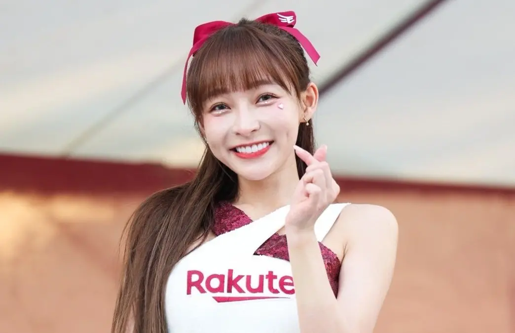 ▲林襄在日本紅到連開球的畫面，都直接變成日本職棒2023球員卡之一，也讓收藏家忍不住讚嘆，日本廠商也懂得銷售量密碼。（圖／樂天提供）