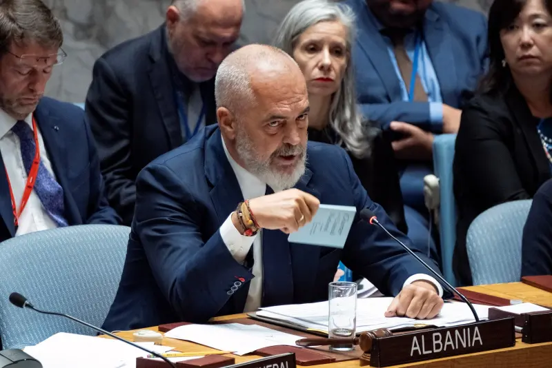 ▲阿爾巴尼亞總理拉瑪20日在聯合國安理會會議上，駁斥俄國代表不讓烏克蘭總統澤倫斯基發言的企圖。（圖／美聯社／達志影像）