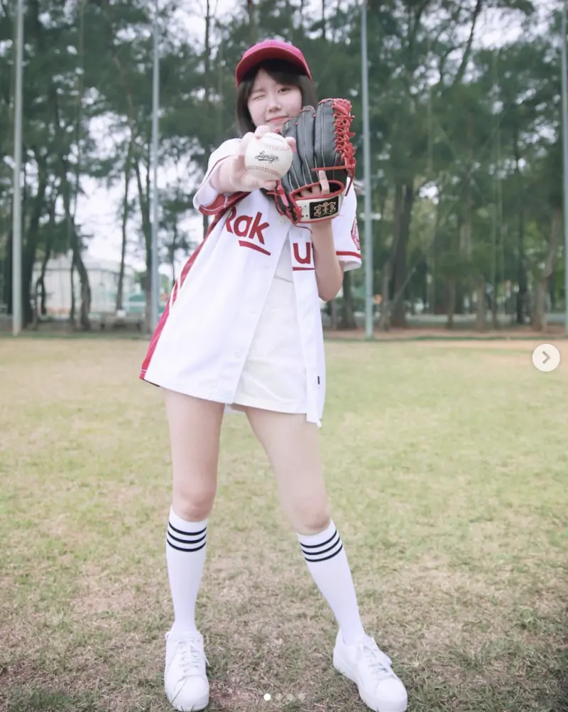 ▲姚沛杉從小因為爸爸開始接觸棒球，她一直以來都是樂天桃猿的球迷。（圖／翻攝自IG＠yao.0311）