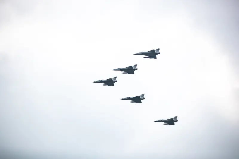 ▲湖口營區開放全兵力預演,5架幻象2000戰機衝場炒熱氣氛。(圖/軍聞社提供)
